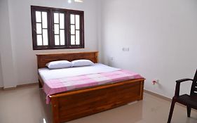Roshan'S Guest House